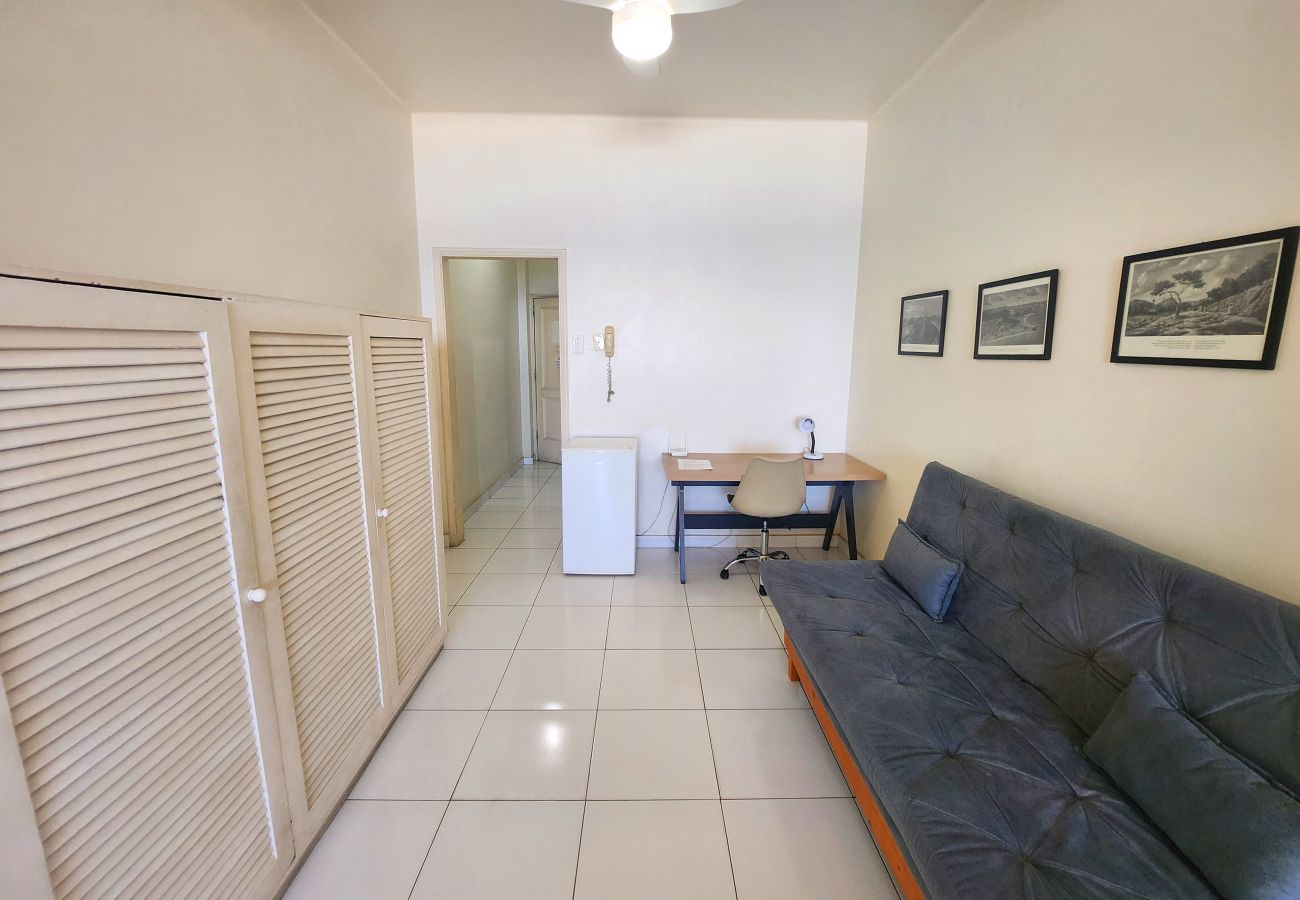 Apartamento em Rio de Janeiro - Adorável Apê na Areia de Copacabana 801 Apartamento em Rio de Janeiro - Adorável Apê na Areia de Copacabana 801