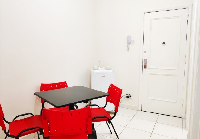 Apartamento em Rio de Janeiro - Beira-Mar reformado na Av Atlântica 207 Apartamento em Rio de Janeiro - Beira-Mar reformado na Av Atlântica 207