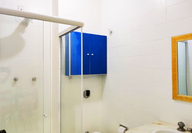 Apartamento em Rio de Janeiro - Beira-Mar reformado na Av Atlântica 207 Apartamento em Rio de Janeiro - Beira-Mar reformado na Av Atlântica 207