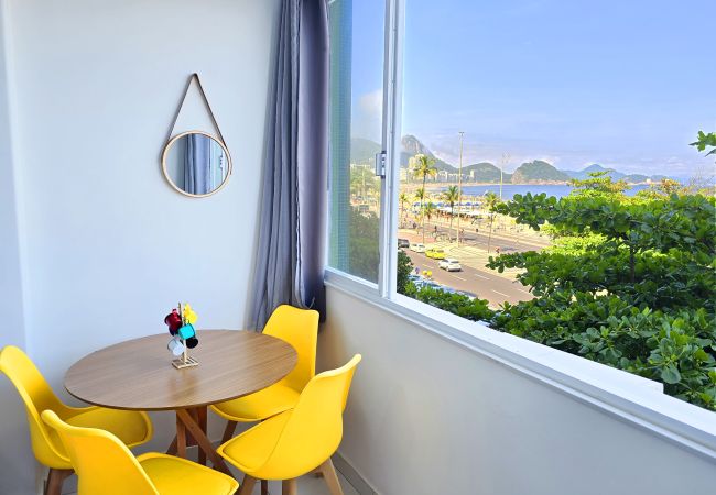 Apartamento em Rio de Janeiro - Luxo com vista total para o Mar de Copacabana 401 Apartamento em Rio de Janeiro - Luxo com vista total para o Mar de Copacabana 401