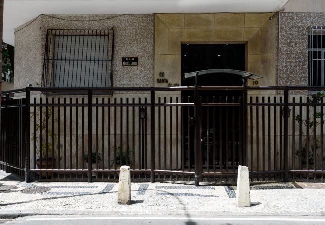 Apartamento em Rio de Janeiro - Studio com Vista Parcial para o Mar de Copacabana Apartamento em Rio de Janeiro - Studio com Vista Parcial para o Mar de Copacabana