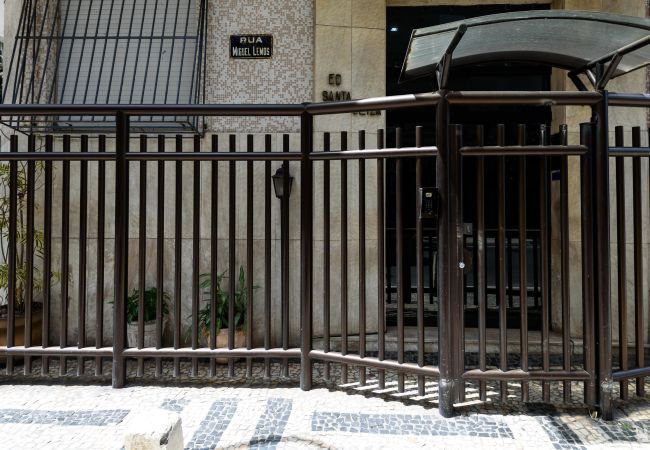 Apartamento em Rio de Janeiro - Studio com Vista Parcial para o Mar de Copacabana Apartamento em Rio de Janeiro - Studio com Vista Parcial para o Mar de Copacabana