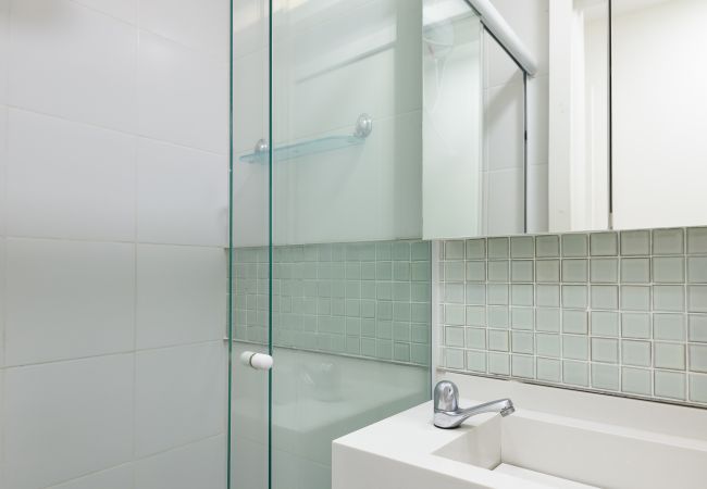 Apartamento em Rio de Janeiro - Studio com Vista Parcial para o Mar de Copacabana Apartamento em Rio de Janeiro - Studio com Vista Parcial para o Mar de Copacabana