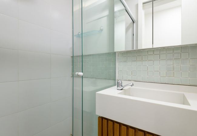 Apartamento em Rio de Janeiro - Studio com Vista Parcial para o Mar de Copacabana Apartamento em Rio de Janeiro - Studio com Vista Parcial para o Mar de Copacabana