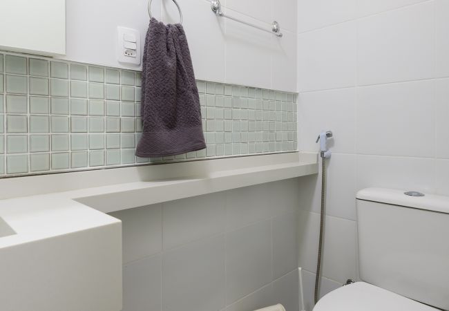 Apartamento em Rio de Janeiro - Studio com Vista Parcial para o Mar de Copacabana Apartamento em Rio de Janeiro - Studio com Vista Parcial para o Mar de Copacabana