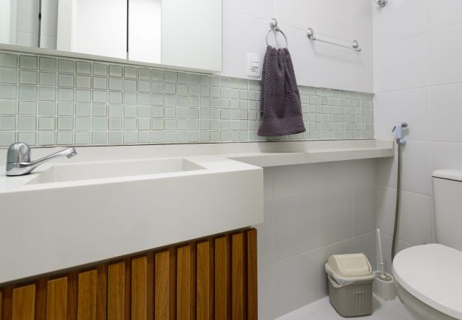 Apartamento em Rio de Janeiro - Studio com Vista Parcial para o Mar de Copacabana Apartamento em Rio de Janeiro - Studio com Vista Parcial para o Mar de Copacabana