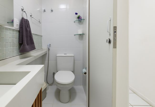 Apartamento em Rio de Janeiro - Studio com Vista Parcial para o Mar de Copacabana Apartamento em Rio de Janeiro - Studio com Vista Parcial para o Mar de Copacabana