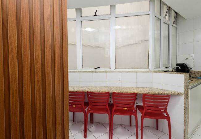 Apartamento em Rio de Janeiro - Studio com Vista Parcial para o Mar de Copacabana Apartamento em Rio de Janeiro - Studio com Vista Parcial para o Mar de Copacabana