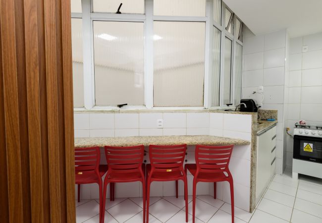 Apartamento em Rio de Janeiro - Studio com Vista Parcial para o Mar de Copacabana Apartamento em Rio de Janeiro - Studio com Vista Parcial para o Mar de Copacabana