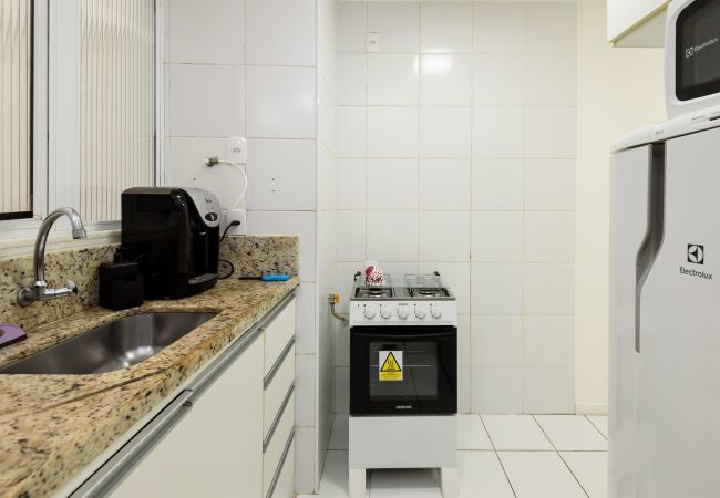 Apartamento em Rio de Janeiro - Studio com Vista Parcial para o Mar de Copacabana Apartamento em Rio de Janeiro - Studio com Vista Parcial para o Mar de Copacabana