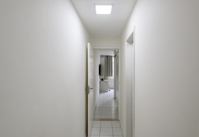 Apartamento em Rio de Janeiro - Studio com Vista Parcial para o Mar de Copacabana Apartamento em Rio de Janeiro - Studio com Vista Parcial para o Mar de Copacabana