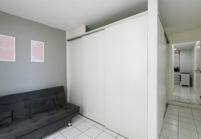 Apartamento em Rio de Janeiro - Studio com Vista Parcial para o Mar de Copacabana Apartamento em Rio de Janeiro - Studio com Vista Parcial para o Mar de Copacabana