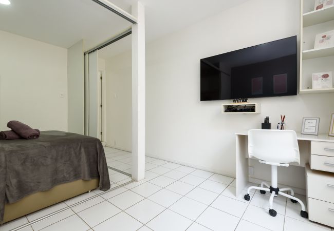 Apartamento em Rio de Janeiro - Studio com Vista Parcial para o Mar de Copacabana Apartamento em Rio de Janeiro - Studio com Vista Parcial para o Mar de Copacabana
