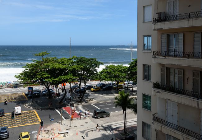 Apartamento em Rio de Janeiro - Studio com Vista Parcial para o Mar de Copacabana Apartamento em Rio de Janeiro - Studio com Vista Parcial para o Mar de Copacabana