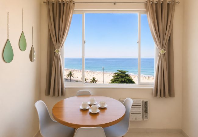 Apartment in Rio de Janeiro - Vistão Av. Atlântica ap803