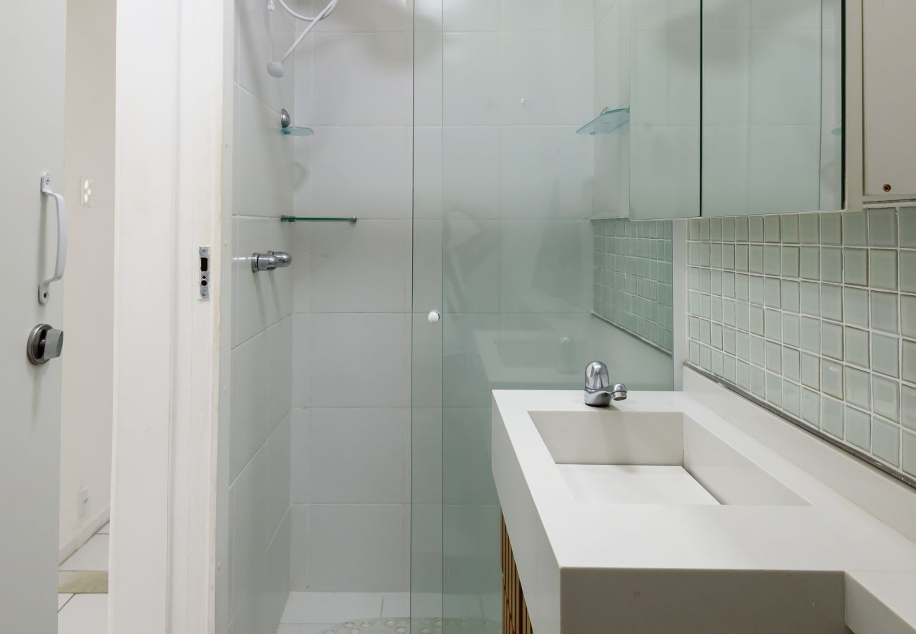 Apartment in Rio de Janeiro - Studio com Vista Parcial para o Mar de Copacabana Apartment in Rio de Janeiro - Studio com Vista Parcial para o Mar de Copacabana