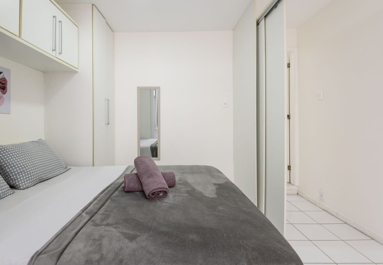 Apartment in Rio de Janeiro - Studio com Vista Parcial para o Mar de Copacabana Apartment in Rio de Janeiro - Studio com Vista Parcial para o Mar de Copacabana