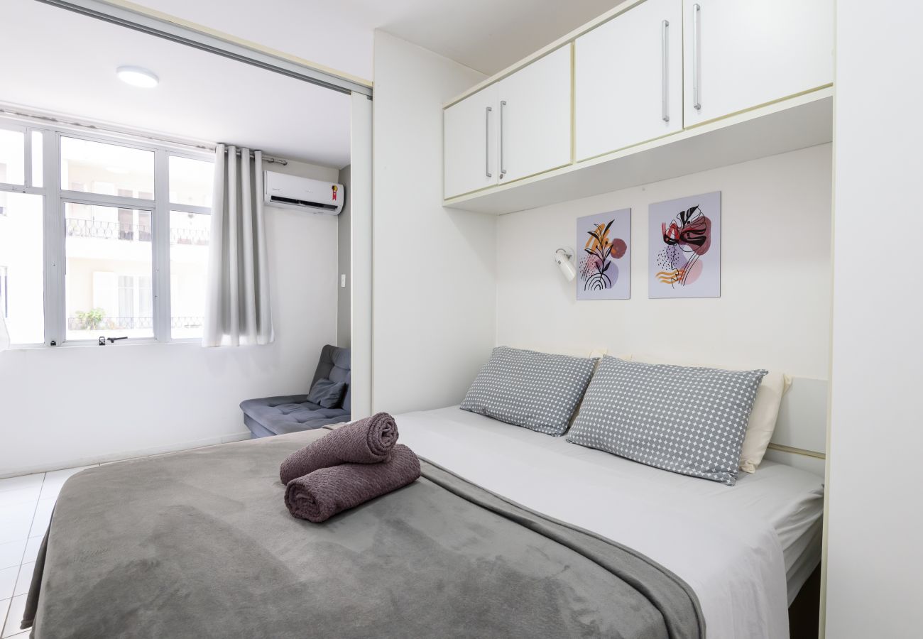 Apartment in Rio de Janeiro - Studio com Vista Parcial para o Mar de Copacabana Apartment in Rio de Janeiro - Studio com Vista Parcial para o Mar de Copacabana