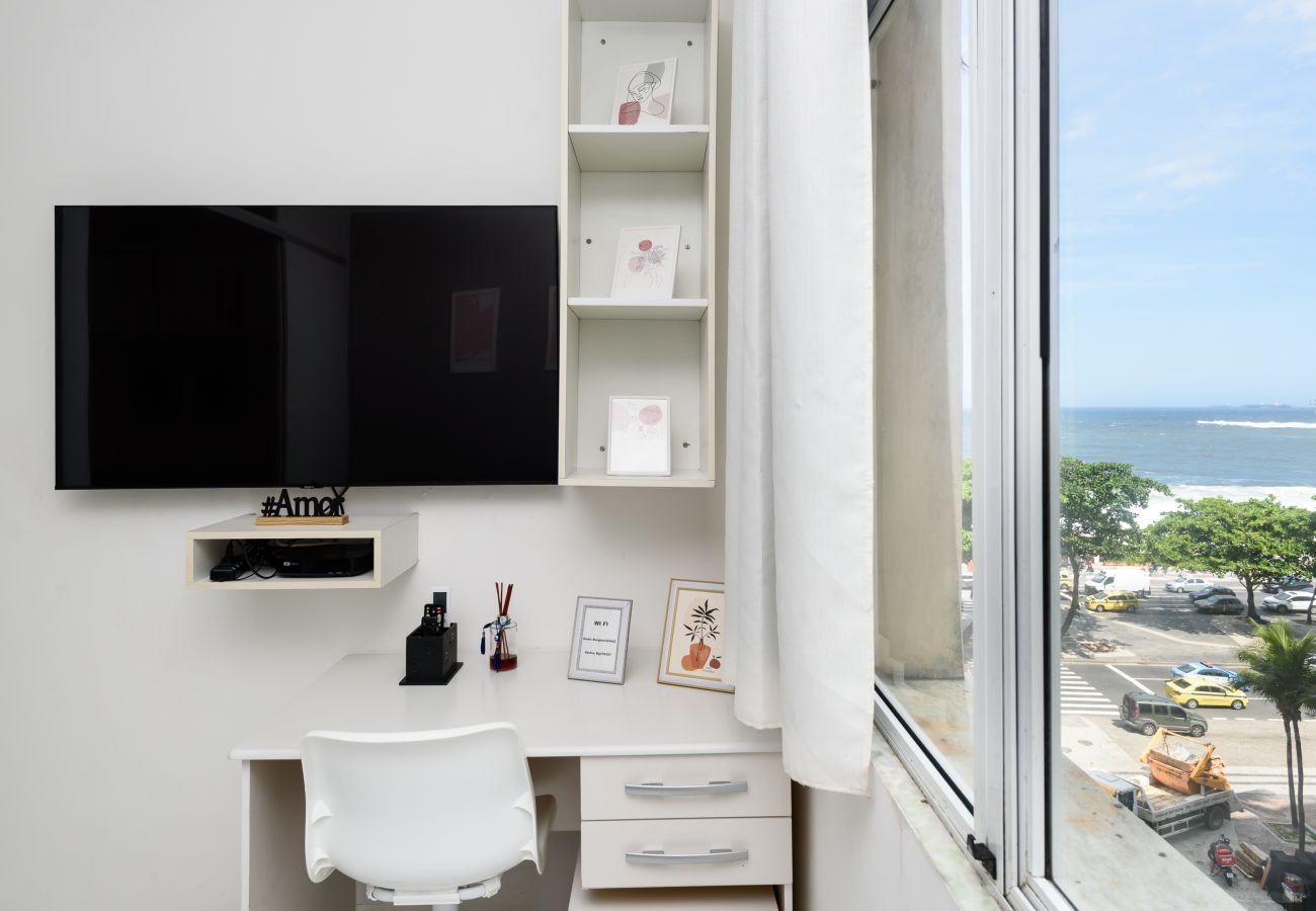 Apartment in Rio de Janeiro - Studio com Vista Parcial para o Mar de Copacabana Apartment in Rio de Janeiro - Studio com Vista Parcial para o Mar de Copacabana